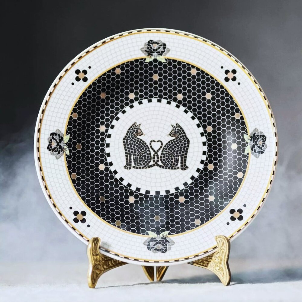 Anthropologie Halloween Cats Dessert Plate 24k gold-decaled glazed stoneware NEW